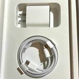APPLE IPAD CHARGER (NEW SEAL)